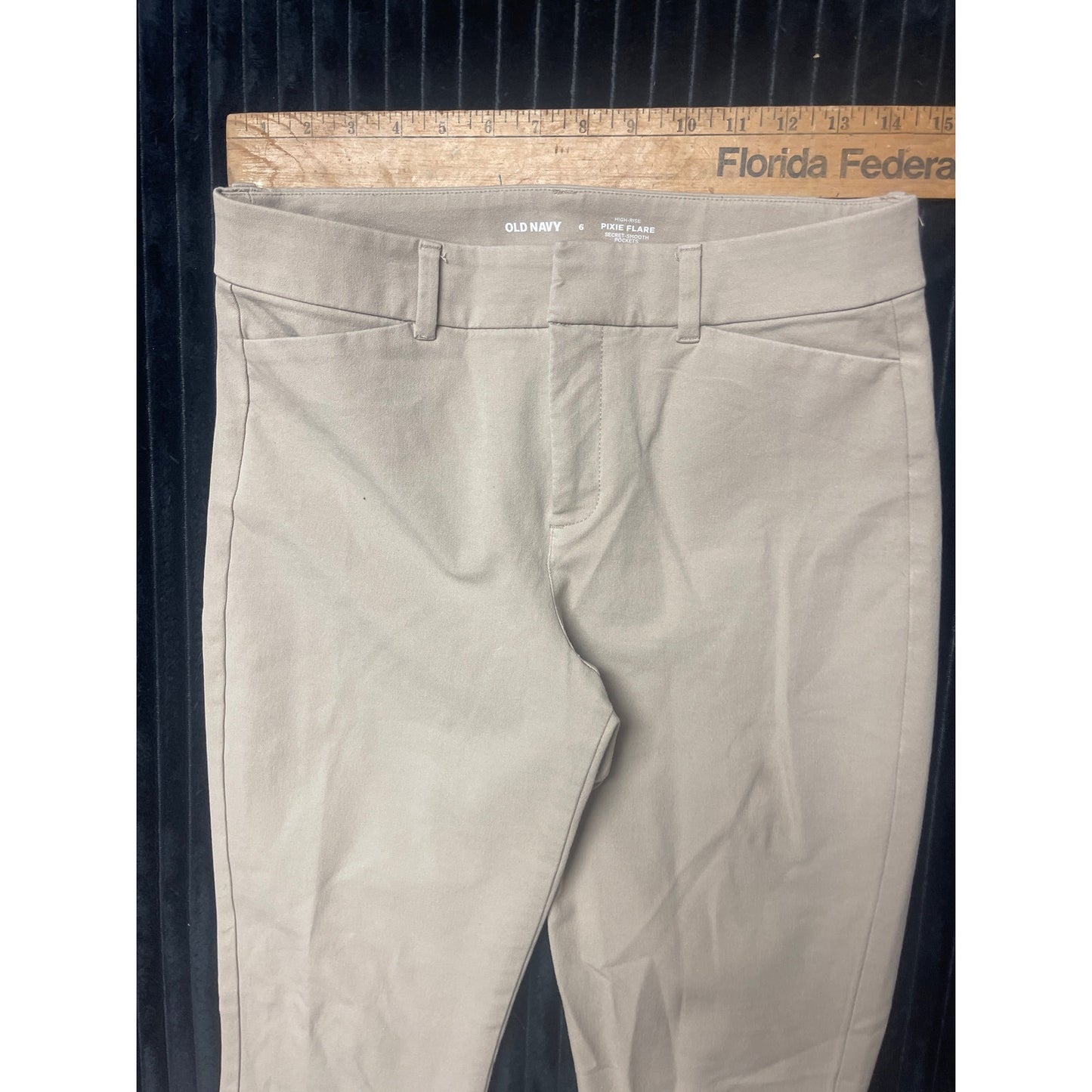 Old Navy Women's High Rise Flare Pants Sz 6 Nude Secret Smooth Pockets