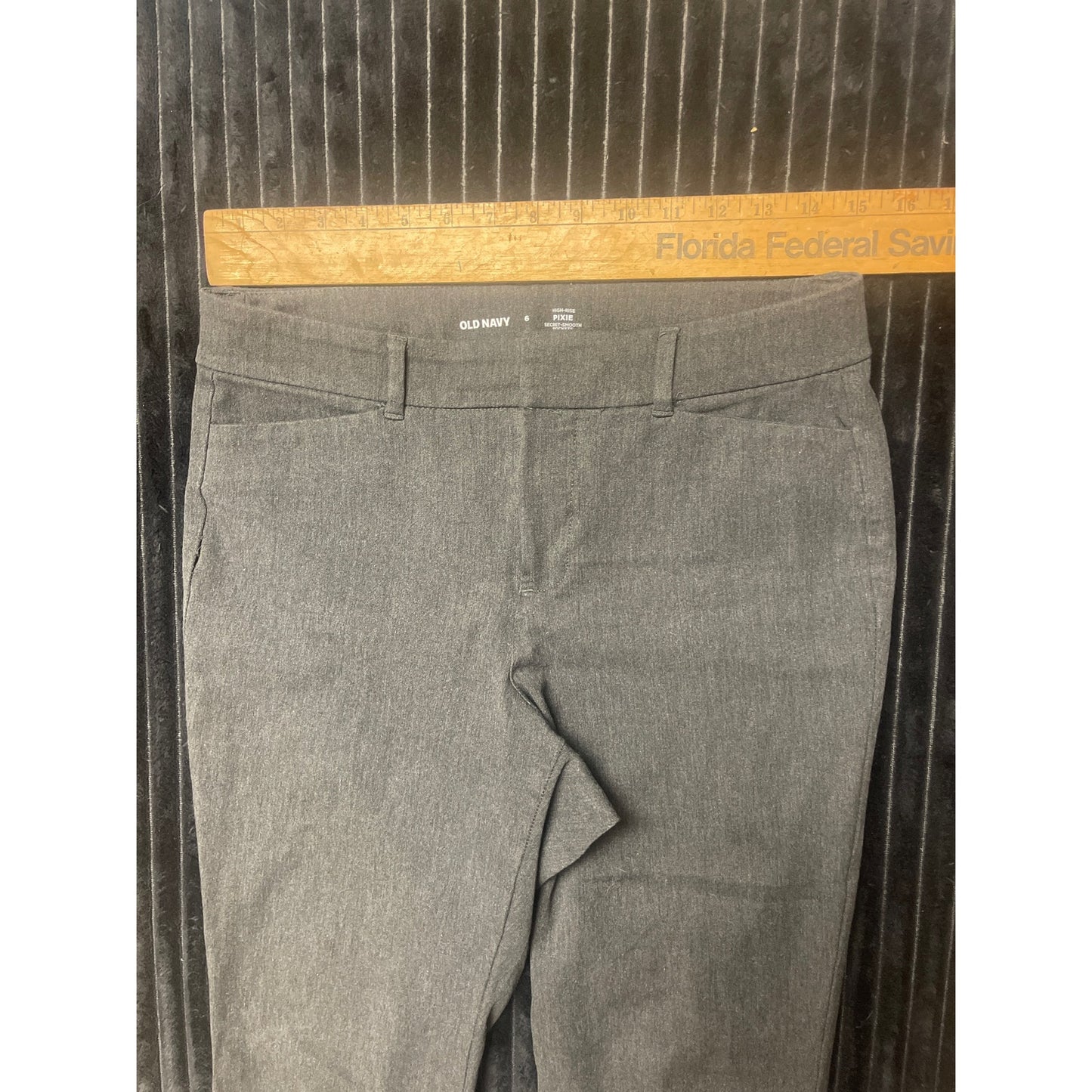 Old Navy Womens Pants High Rise Pixie Secret Smooth Pockets Charcoal Gray SZ 6