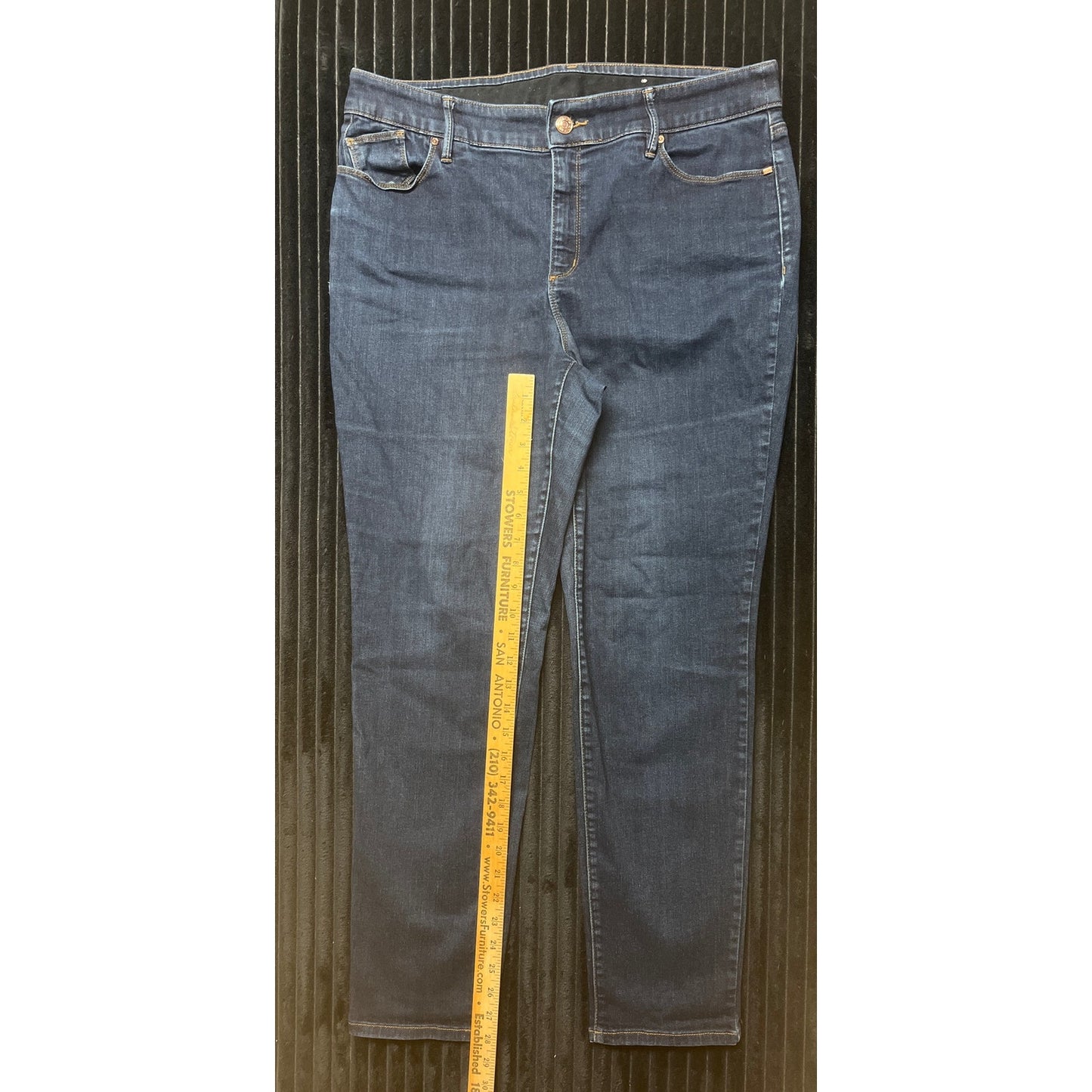 Chico's Platinum Jeans Women's Size 2.5R US 14 Blue Dark Wash Stretch Pockets