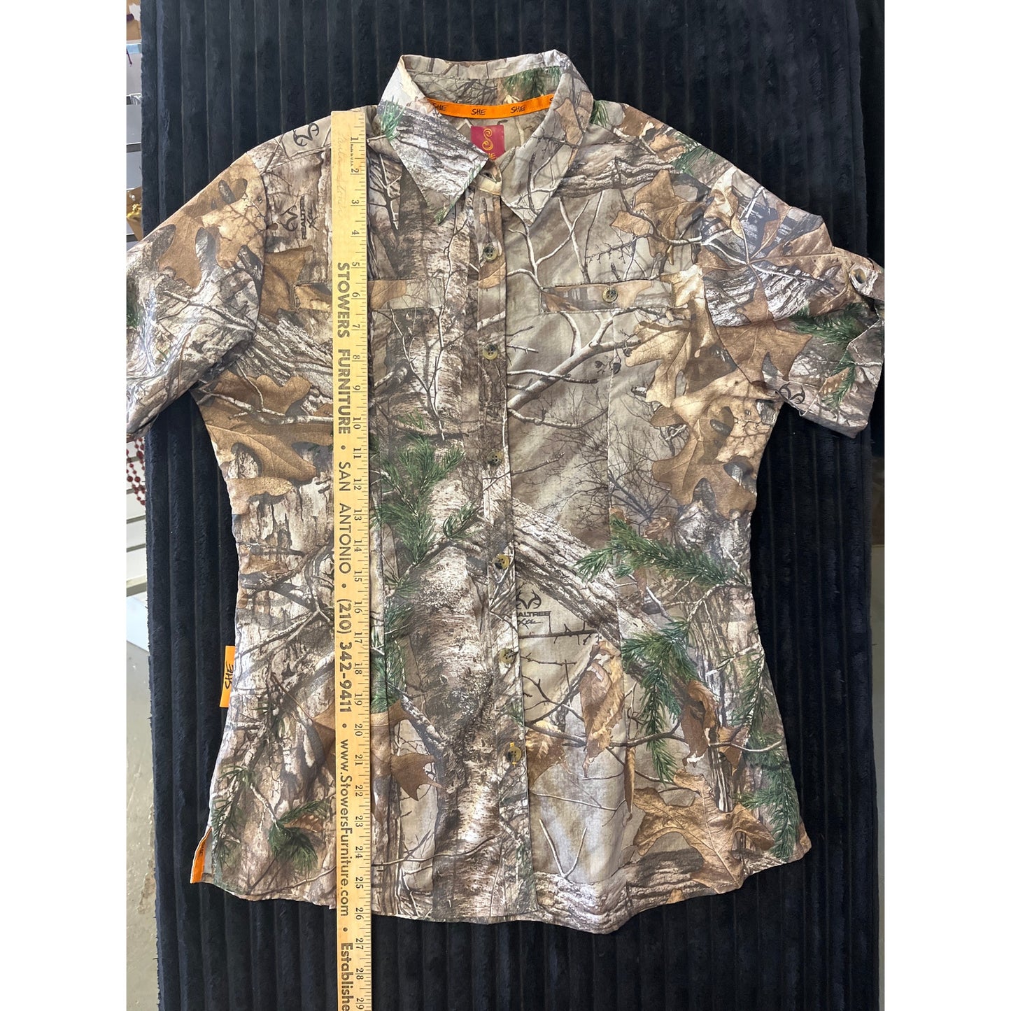 "She Outdoors Camo Short Sleeve Button-Up Dress Shirt Size Medium Women's"