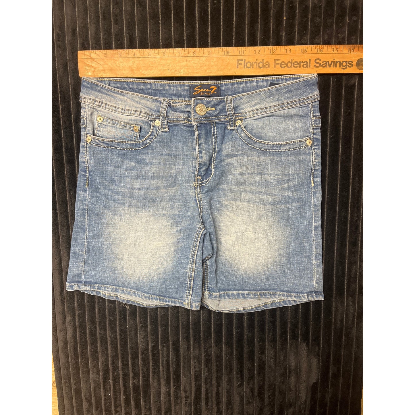 Seven 7 Women’s Denim Bermuda Jean Shorts Size 10 LG Casual