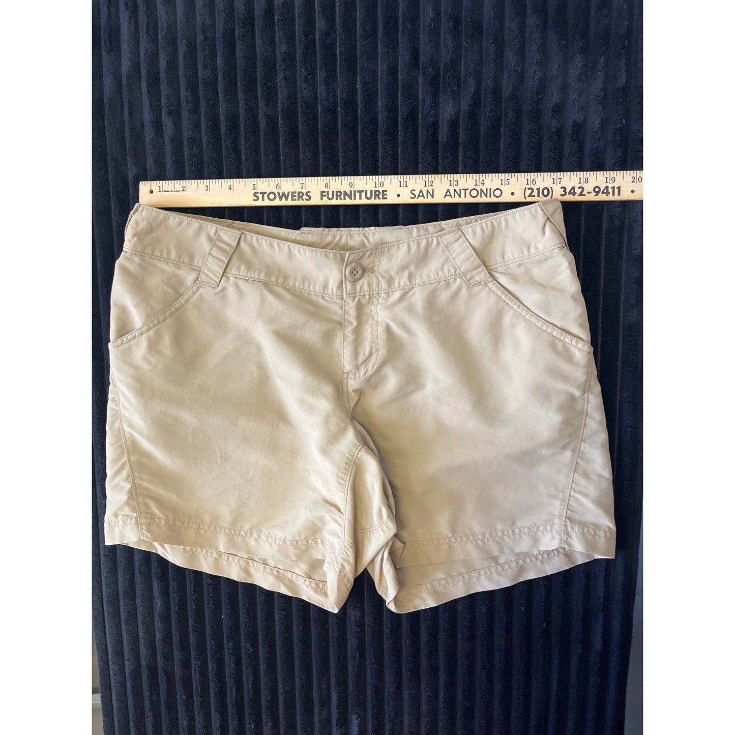 "PFG Columbia Women's Beige Dress Shorts Size L Lightweight & Comfortable"