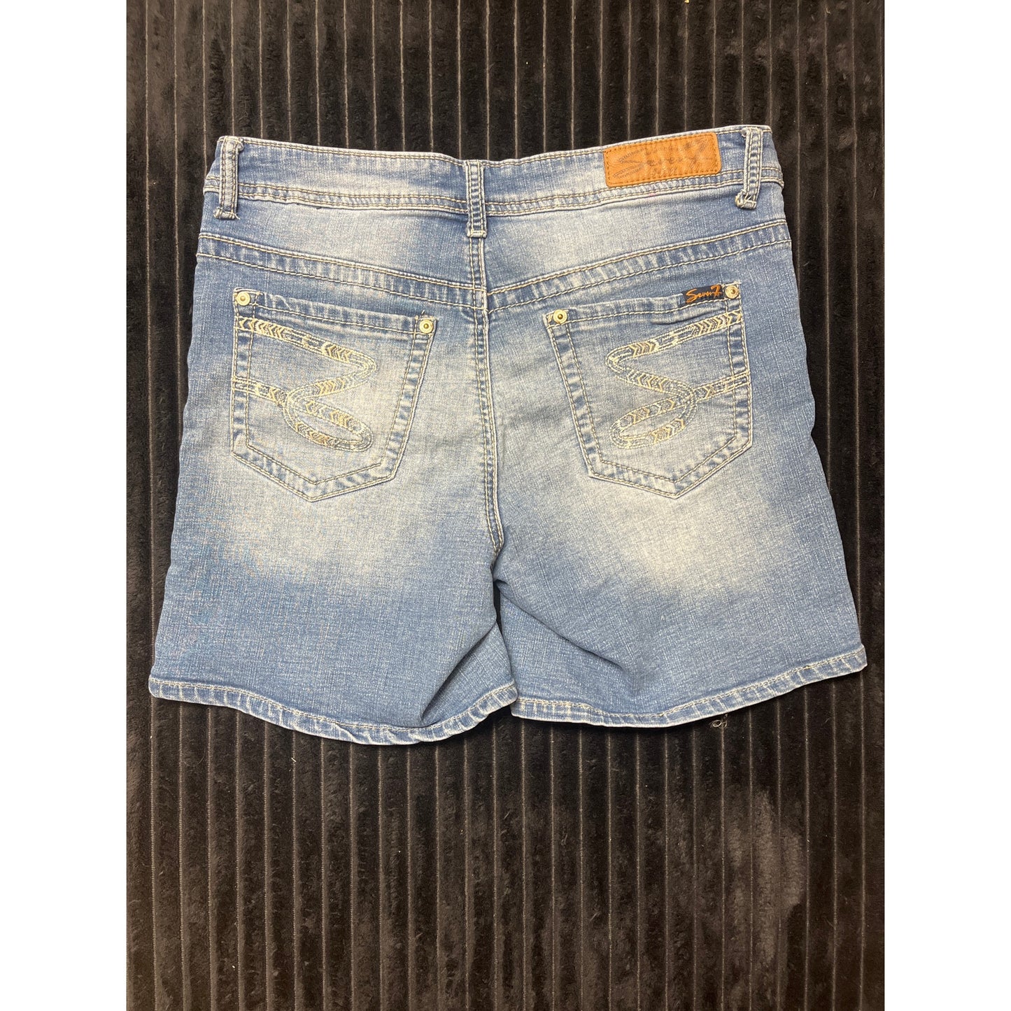 Seven 7 Women’s Denim Bermuda Jean Shorts Size 10 LG Casual