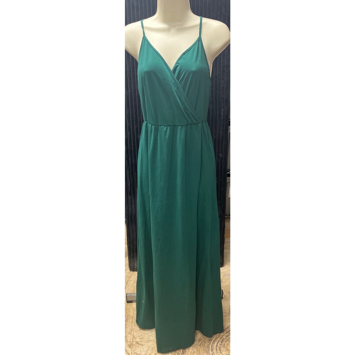 Amazon Women’s Long Green Dress Cross Front & Back Size Medium