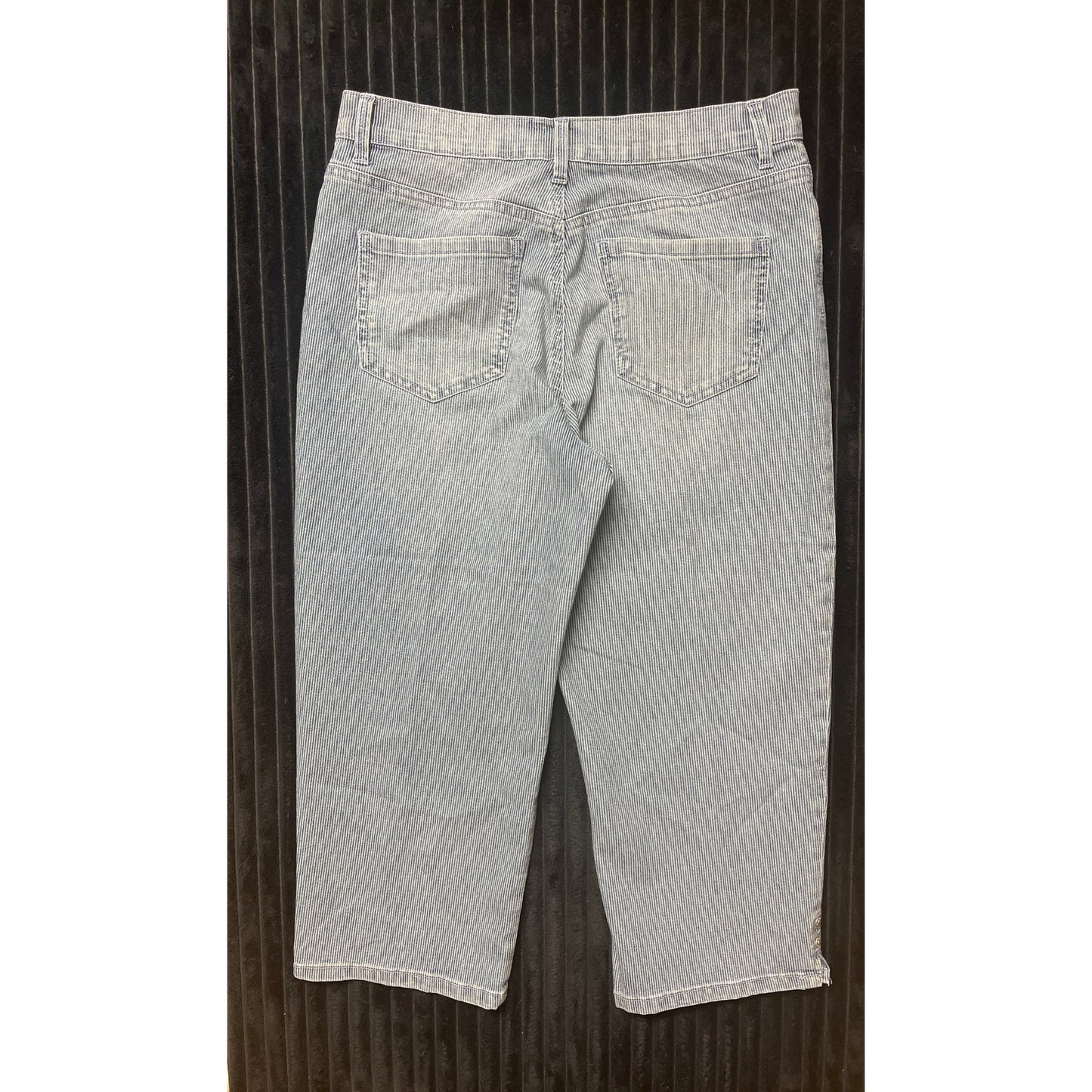 Gloria Vanderbilt Women's White Blue Striped AMANDA Capri Jeans Size 8 Classic