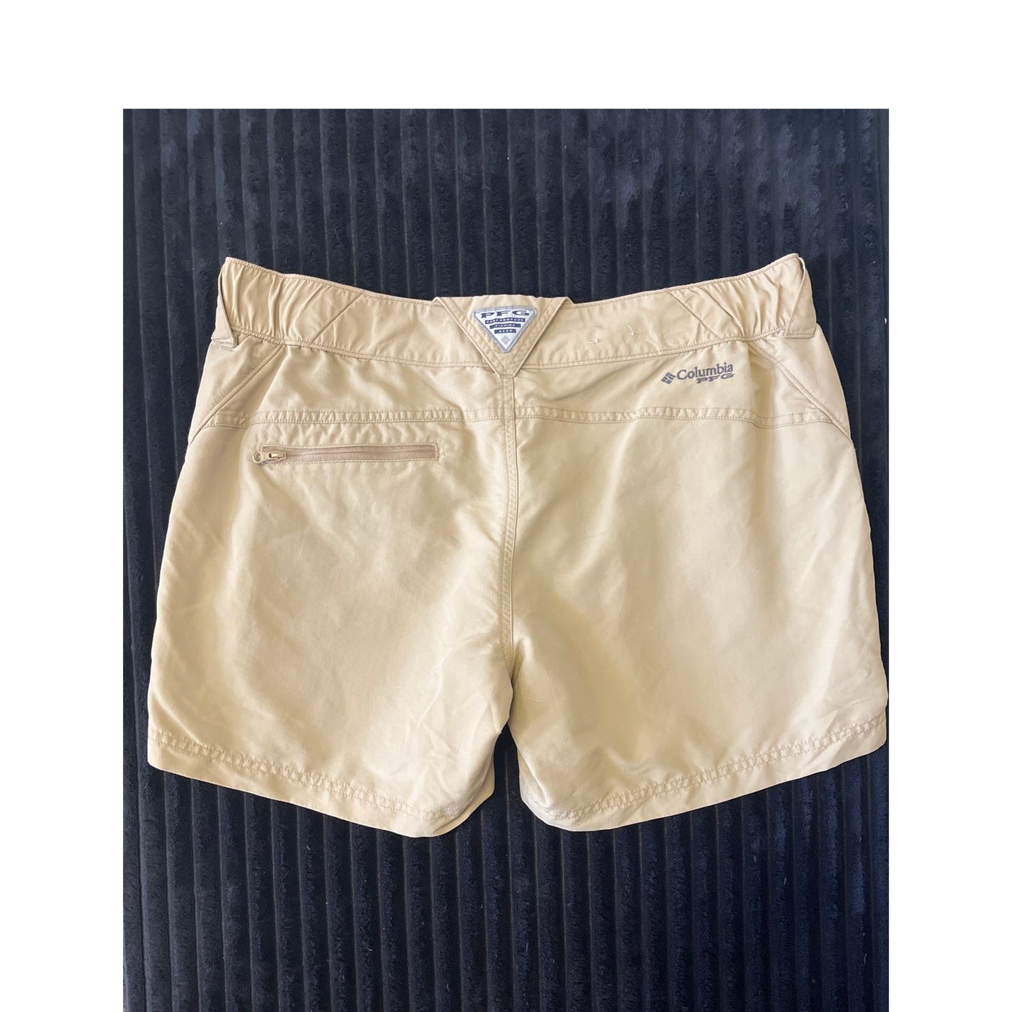 "PFG Columbia Women's Beige Dress Shorts Size L Lightweight & Comfortable"