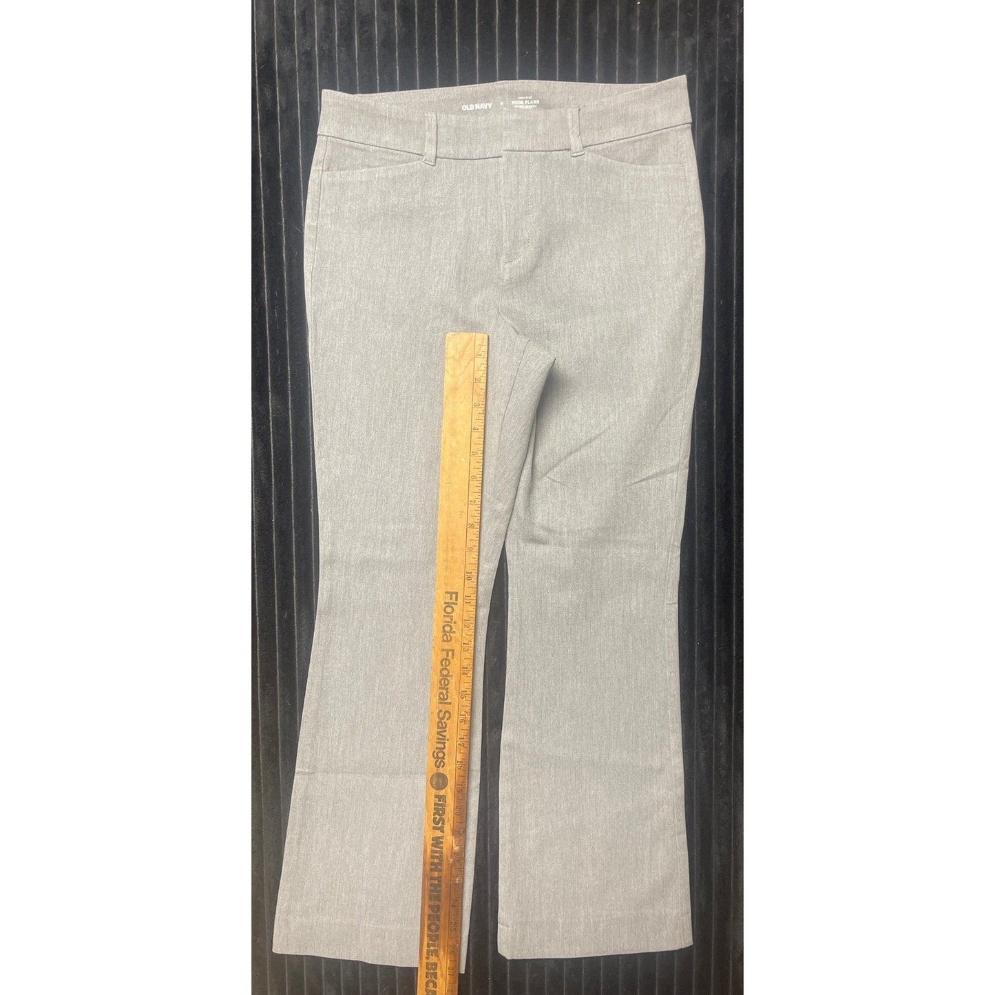 Old Navy Women's High Rise Flare Pants Sz 6 Light Gray Secret Smooth Pockets