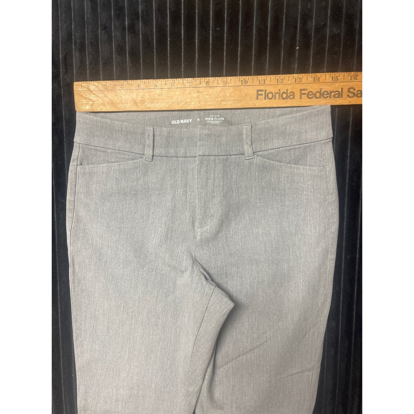 Old Navy Women's High Rise Flare Pants Sz 6 Light Gray Secret Smooth Pockets